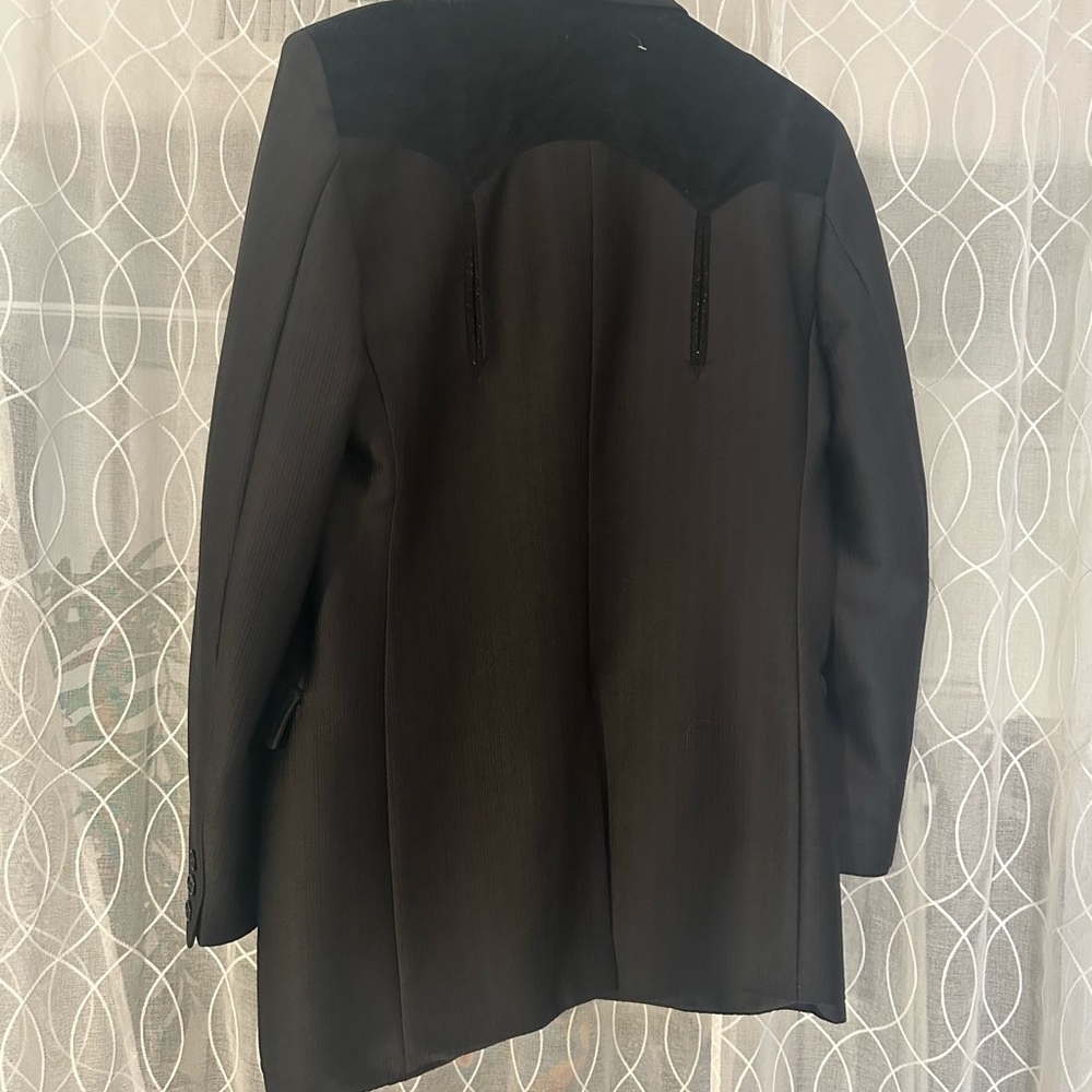 Classic Black Men's Blazer - Picture 3 of 8